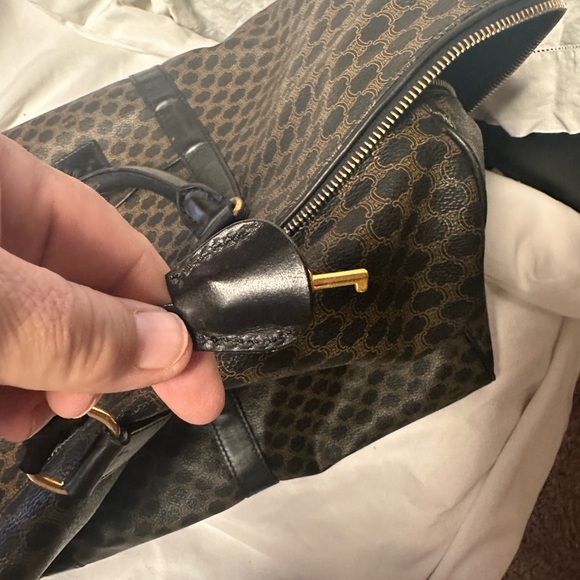Celine duffle with lock and key- very good condition- very little wear - Picture 6 of 8